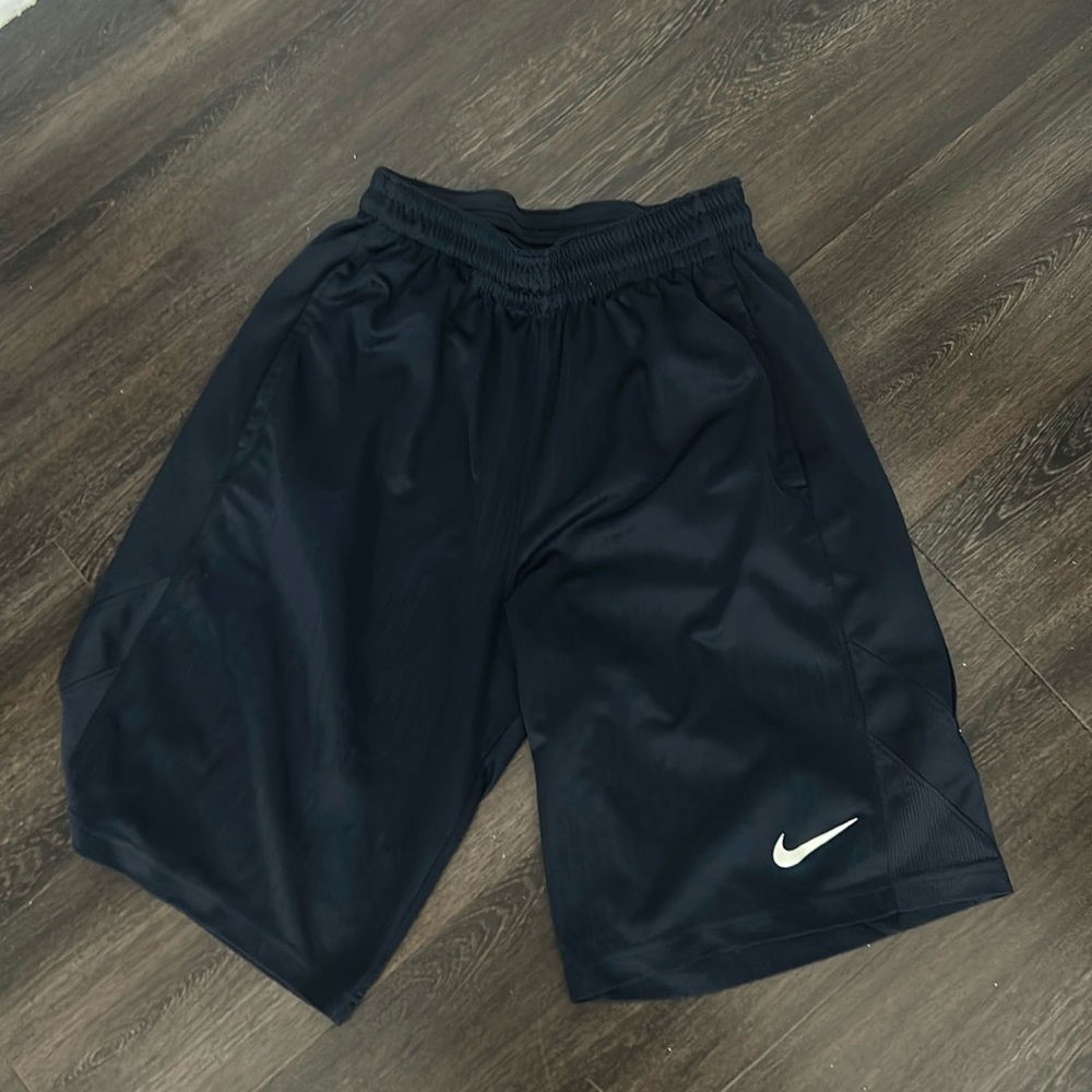 Nike gym shorts w pockets